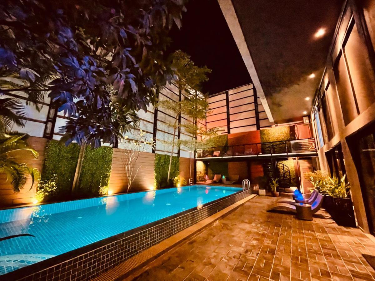 Check Inn Phnom Penh Bkk1 Luaran gambar