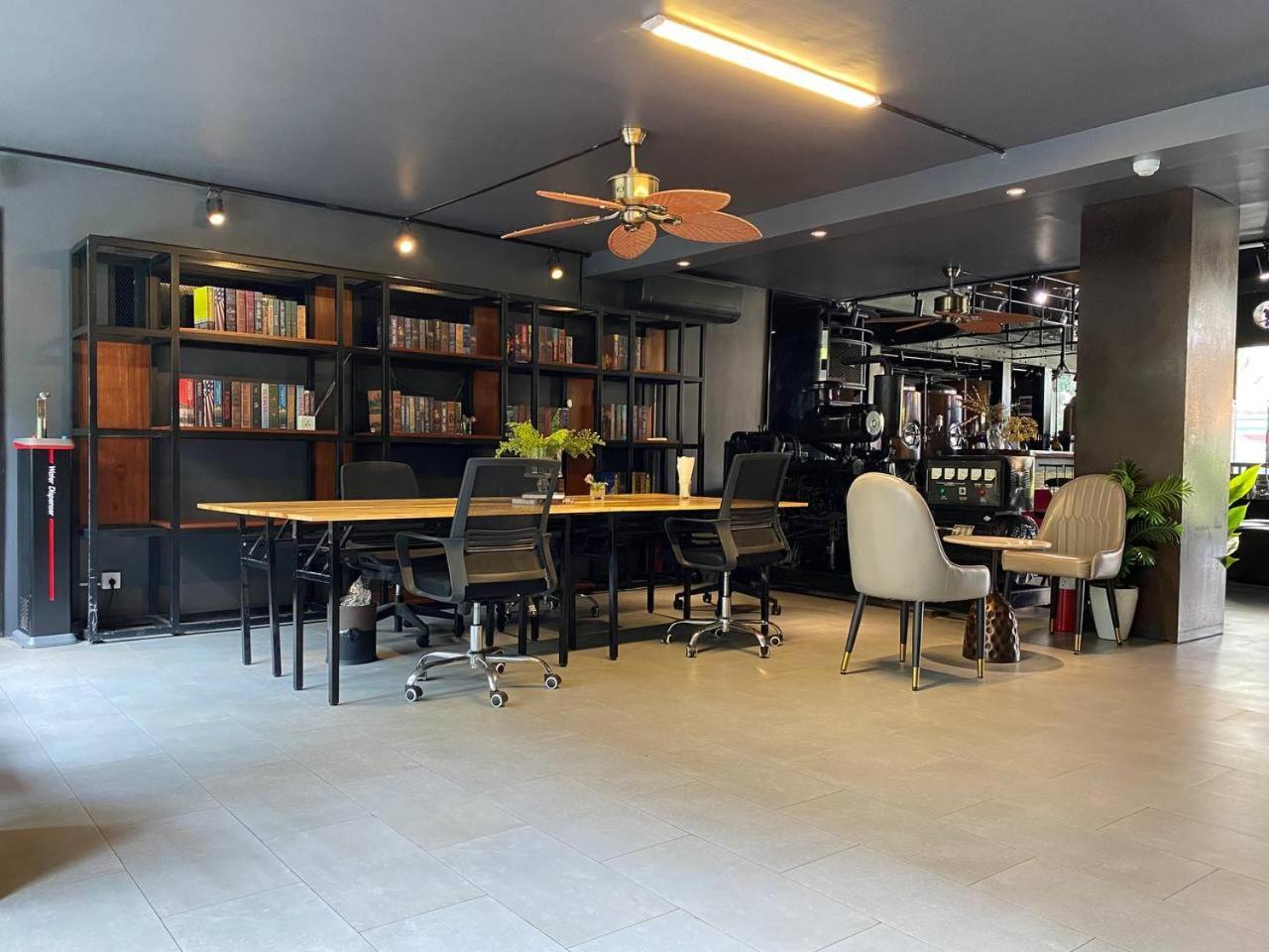 Check Inn Phnom Penh Bkk1 Luaran gambar