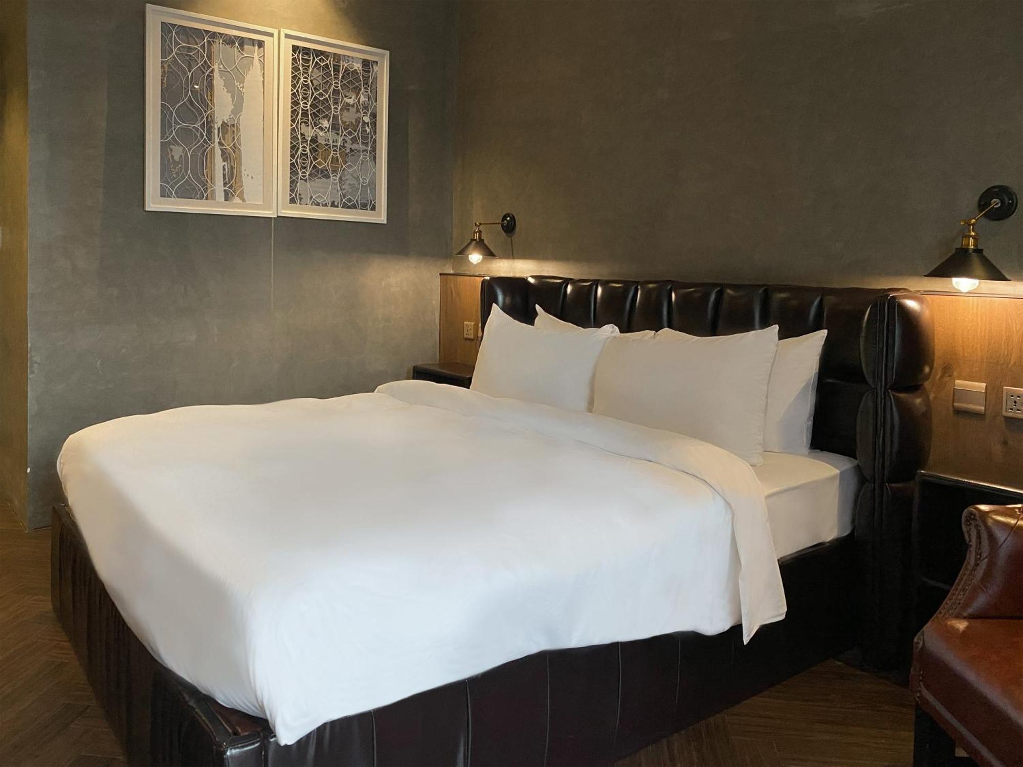Check Inn Phnom Penh Bkk1 Luaran gambar